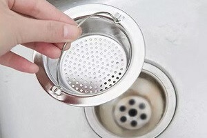 Avoid plumbing problems with drain catcher